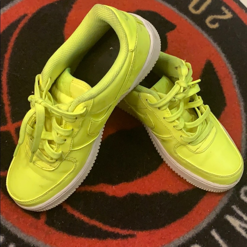 Air Force 1 '07 LV8 UV 'Volt'